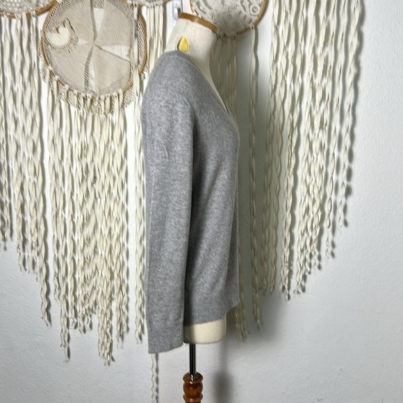 Vince V-Neck Gray Cashmere Long Sleeve Sweater Size XS - Picture 4 of 10